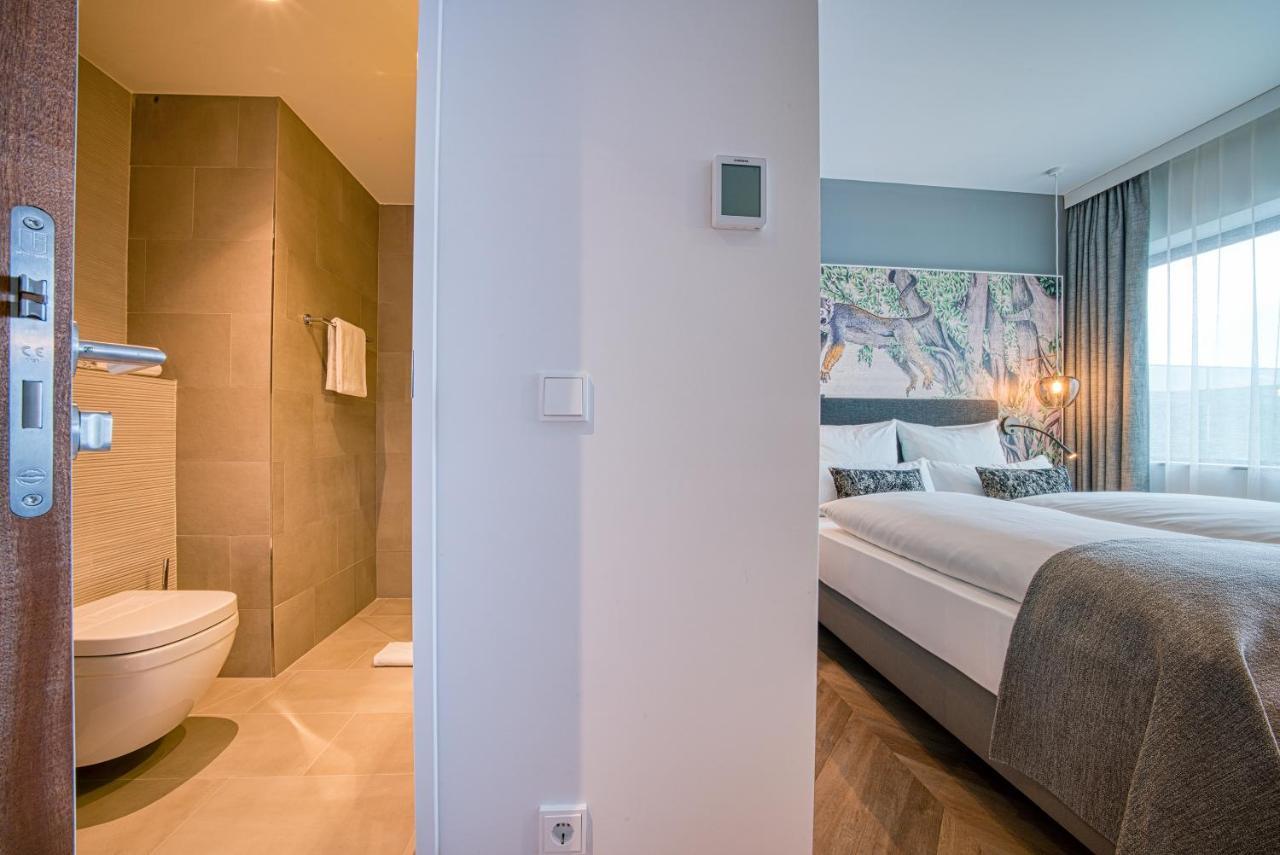 Ninetynine Amsterdam Airport Hotel 4*