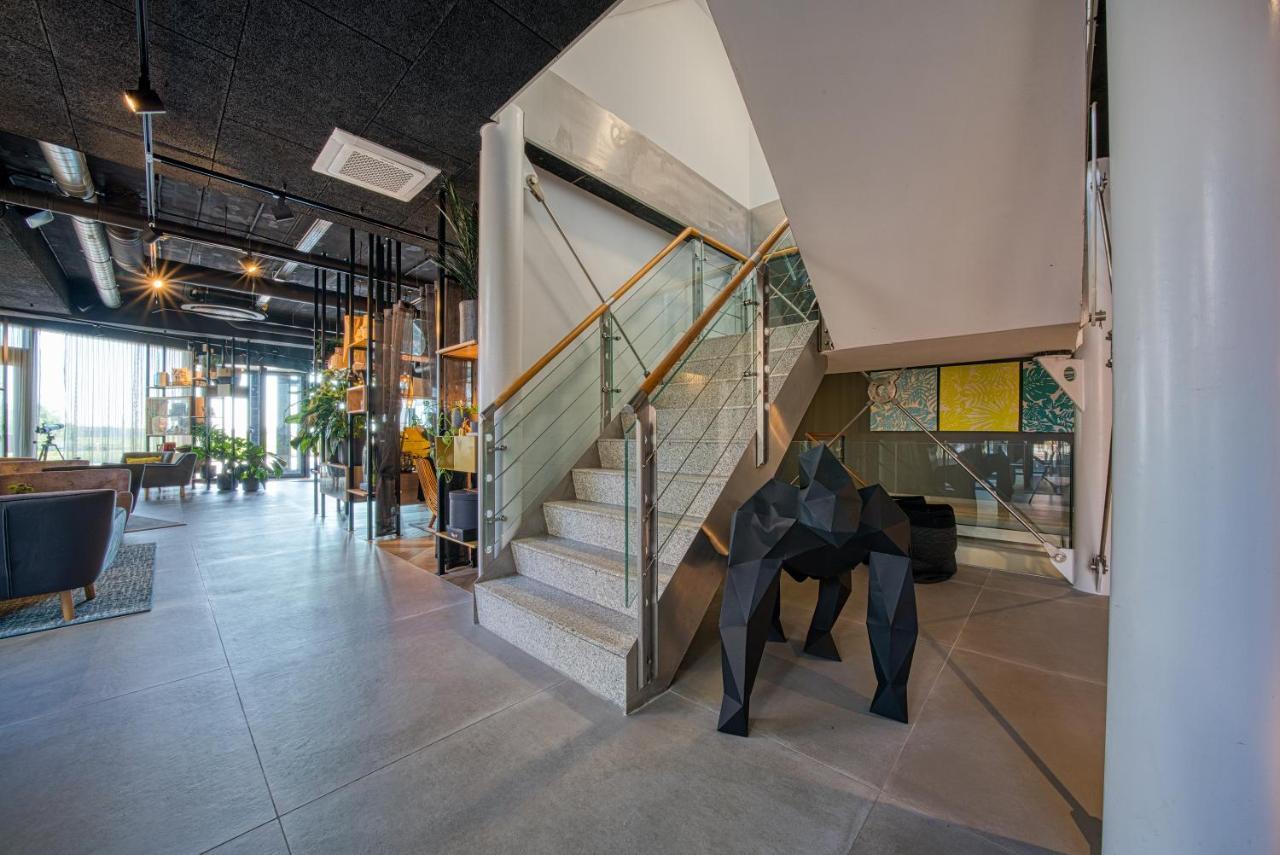 Hotel Ninetynine Amsterdam Airport 4*