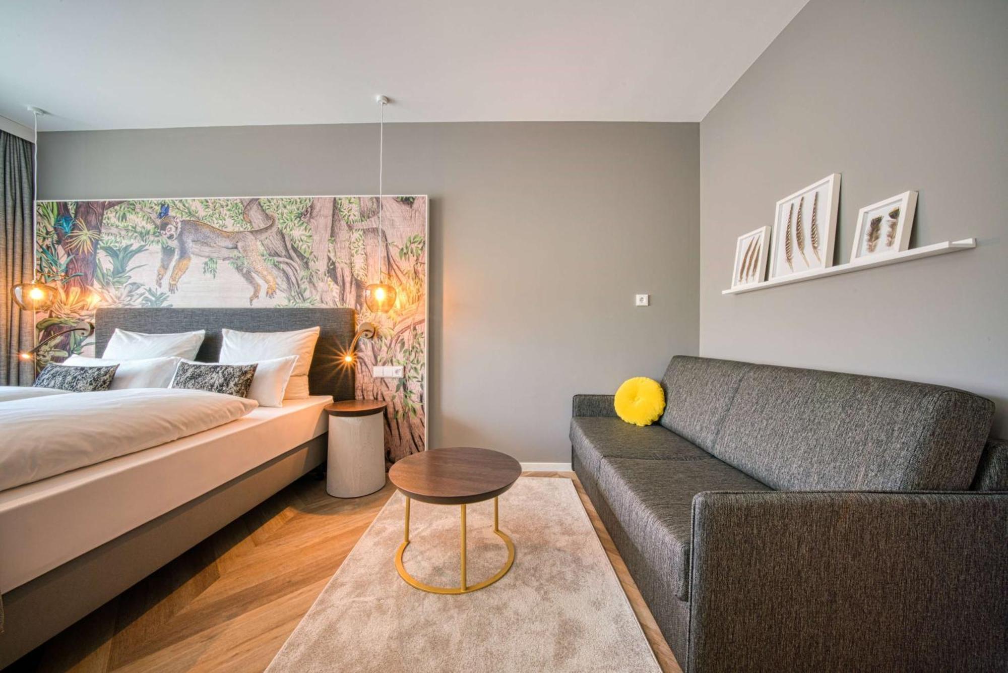 Ninetynine Amsterdam Airport 4*